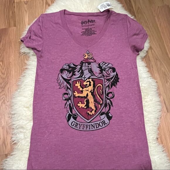 Harry Potter Gryffindor Mauve Graphic T-shirt S NWT - Picture 1 of 3